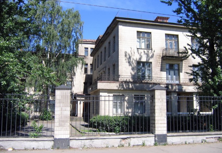 Больничный корпус на Чугунной надстроят, а вместо сквера будет «шайба» - «Свежие новости строительства»