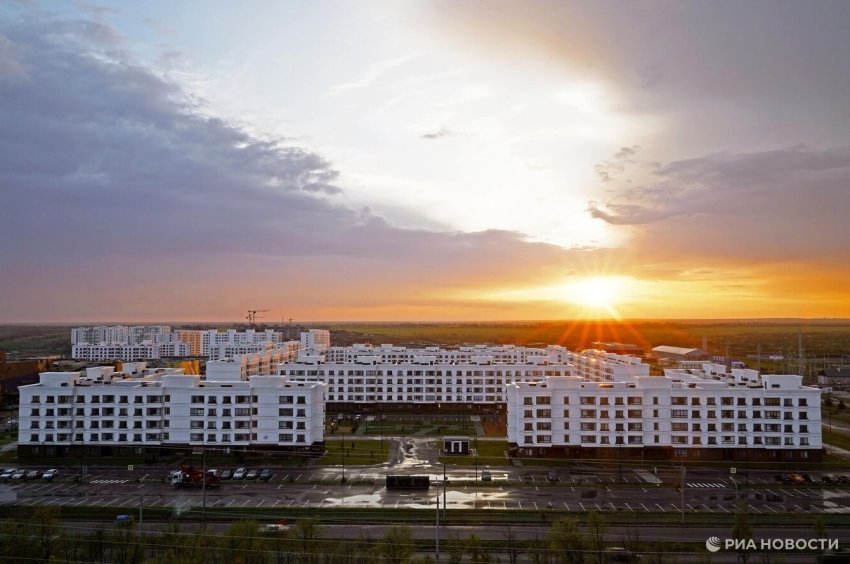 Замглавы Минстроя Хусаинов: новые регионы России испытывают нехватку новостроек - «Строительство»