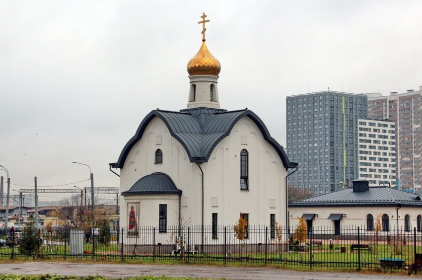 У Балканской площади «построили» Александро-Невскую церковь - «Свежие новости строительства»