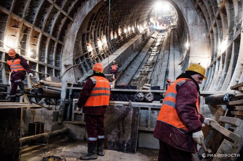 РИА Недвижимость: метростроители могут зарабатывать до 250-300 тысяч рублей - «Строительство»